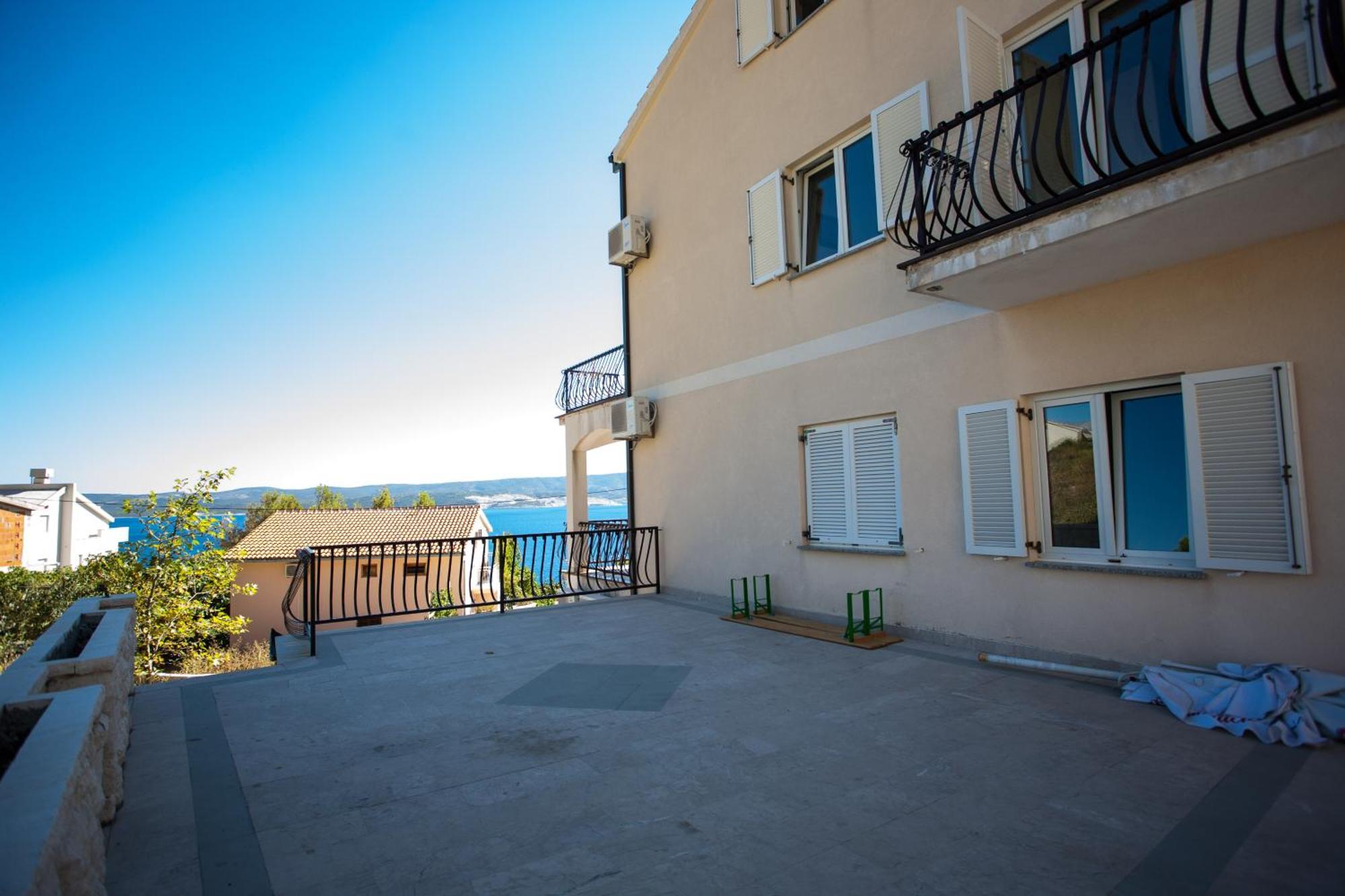 Apartments Pusic Омиш Экстерьер фото